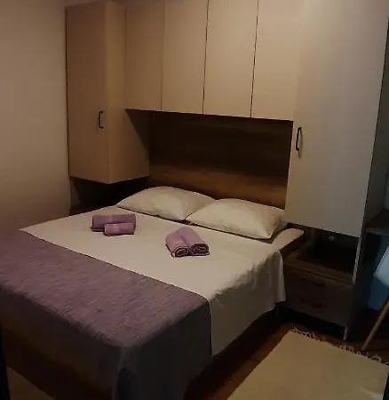 Apartman In Rab Town Exterior photo